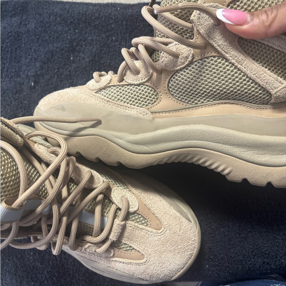 Yeezy Boots - Picture 5 of 5